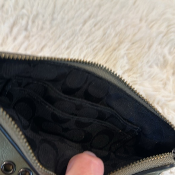 Coach small wristlet with card slots - Picture 4 of 5